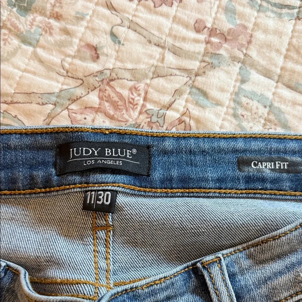 Judy Blue Denim Capri Jeans - Picture 2 of 2